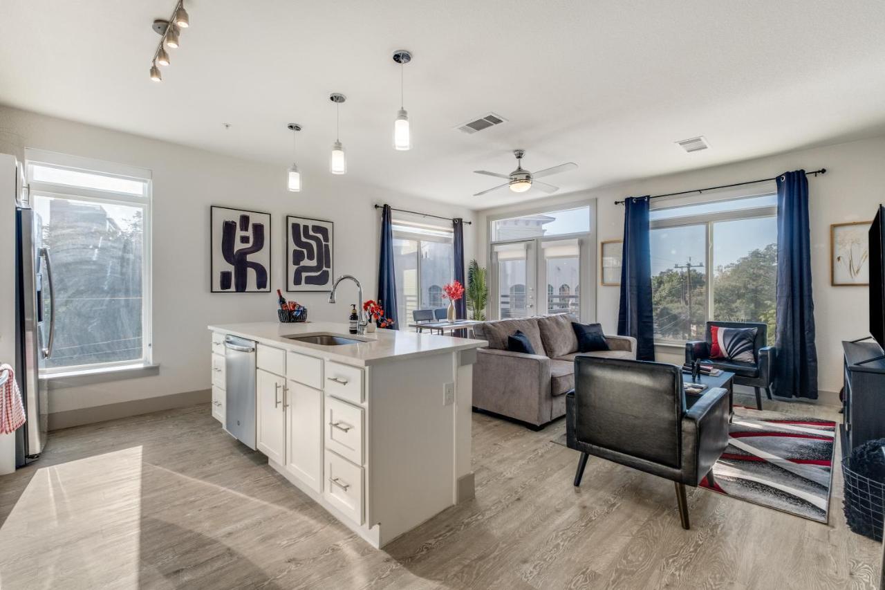 Radiant Condo On The Riverwalk 1325 San Antonio Exterior photo