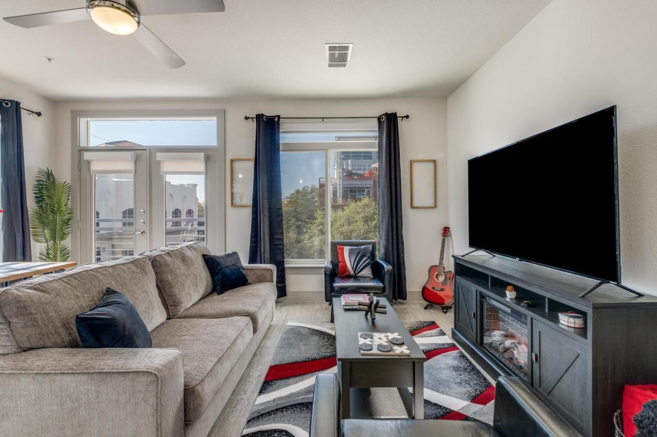 Radiant Condo On The Riverwalk 1325 San Antonio Exterior photo