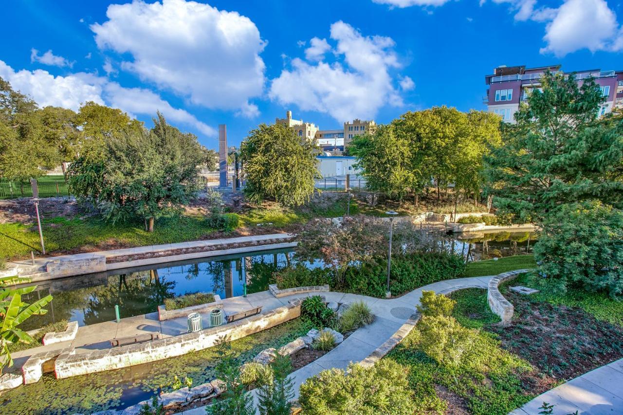 Radiant Condo On The Riverwalk 1325 San Antonio Exterior photo